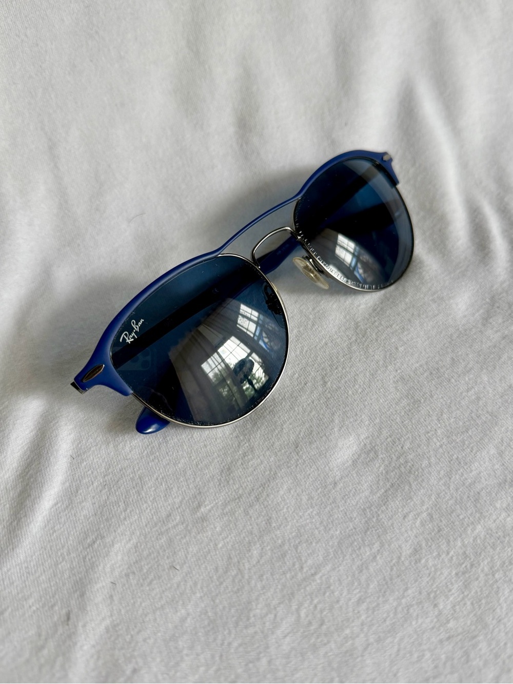 Ray-Ban Men’s Blue Metal Round Sunglasses